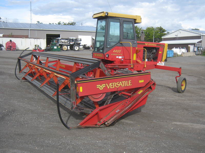 Combines & Harvesting Equipment  Versatile 4400 Swather  Photo